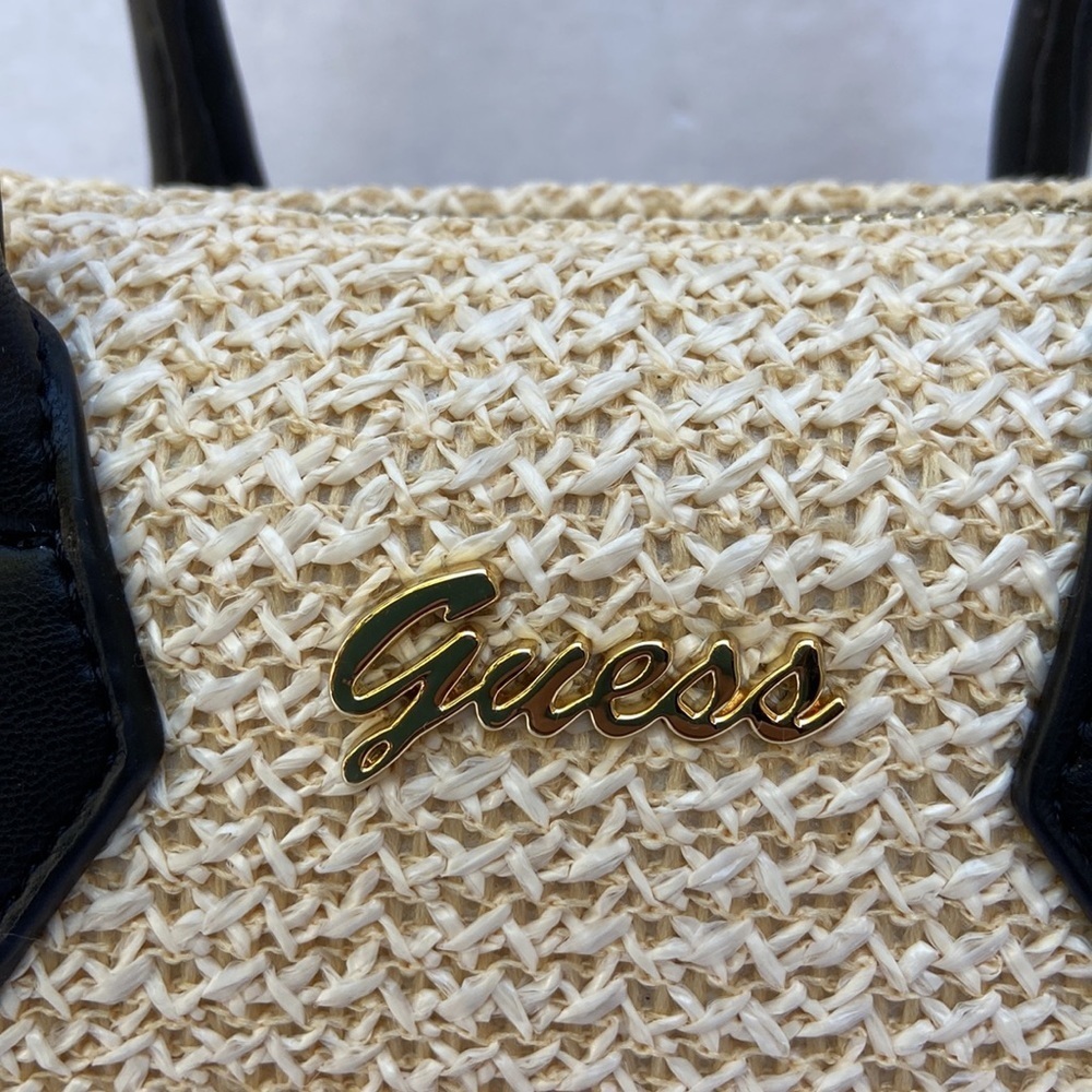 New GUESS Mini Straw/Faux Leather Crossbody bag - Picture 2 of 5